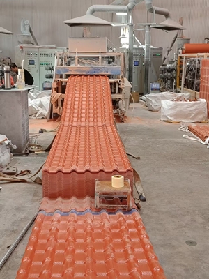 PVC Tejas ملونة ASA UPVC الراتنج الاصطناعي البلاط السطحية الإسبانية للحديقة الجناح اللون الدائم 15 سنة S البلاط