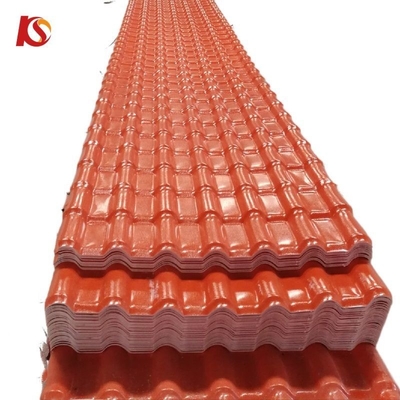 أسطوانات سقف ذات قوة عالية ASA مطلية UPVC على الطراز الساحلي مع 10 سنوات لون دائم 2.000kg الحزمة الوزن الإجمالي