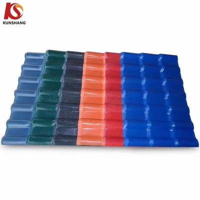 طوابق أوراق السقف المقاومة للطقس ASA / PVC قابلة للتخصيص 10 سنوات اللون الدائم داخل 2.000kg الحزمة الوزن الإجمالي