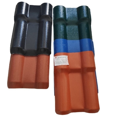 طوابق أوراق السقف المقاومة للطقس ASA / PVC قابلة للتخصيص 10 سنوات اللون الدائم داخل 2.000kg الحزمة الوزن الإجمالي