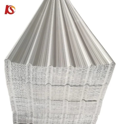 مواد البناء 1.5-3.0mm سمك أسطح UPVC مع العزل الحراري ومكافحة التآكل
