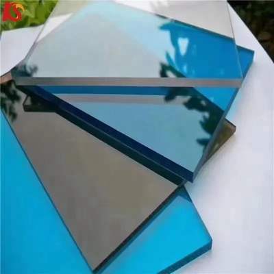 الطول 5800mm مواد البناء البلاستيكية البلاط السطح المنتهي السطح لوحة الإعلانات البوليكاربونات الصلبة