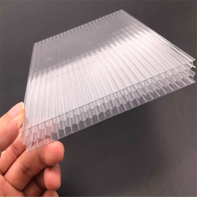 العينة المجانية 2100mm اللون الناعم من البوليكاربونات للوحة الضوء النهارية الشمسية الدفيئة الدفيئة الكمبيوتر الشاشة السطحية المجوفة لتوفير الطاقة