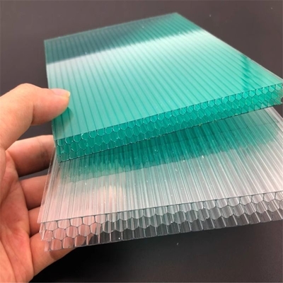 2100ملم سقف الشمس البولي كربونات ورقة مجوفة لخزينة الحزمة الحجم 35.00cm * 30.00cm * 15.00cm مواد البناء