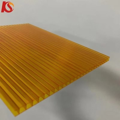 UV طبقة UV 50-70um غطاء سقف الدفيئة الكمبيوتر الكهربائي الأوراق المجوفة ألواح الضوء النهاري لامينا دي بوليكاربوناتو الطول 11800mm