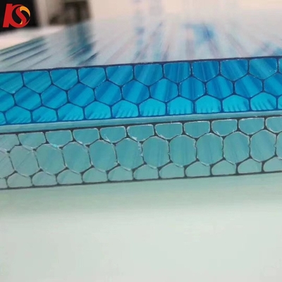 UV طبقة UV 50-70um 2100mm X هيكل حبوب العسل PC البوليكربونات ورقة مجوفة لحماية التطبيق السقف