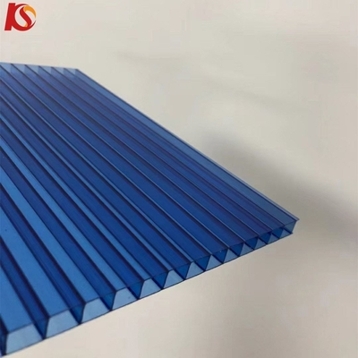 UV طبقة UV 50-70um 2100mm X هيكل حبوب العسل PC البوليكربونات ورقة مجوفة لحماية التطبيق السقف