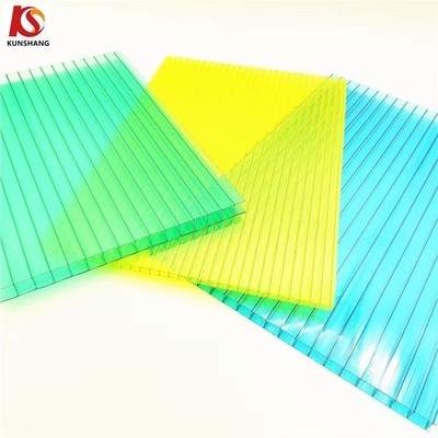 UV طبقة UV 50-70um 2100mm X هيكل حبوب العسل PC البوليكربونات ورقة مجوفة لحماية التطبيق السقف